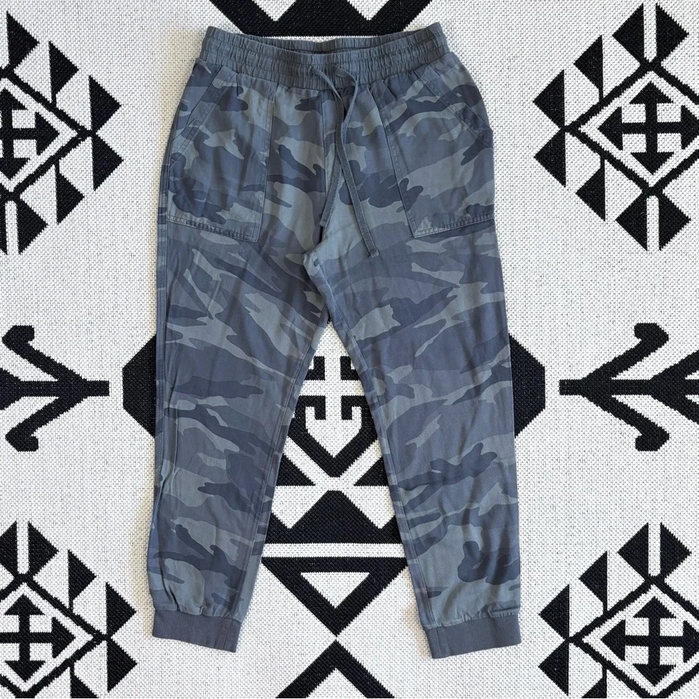 Splendid Camo Jogger Pants in Gray Green Small